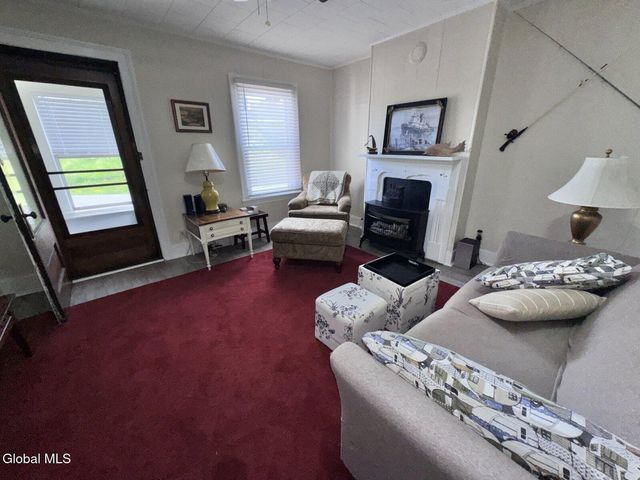 17 Mohawk Avenue, Waterford, NY 12188