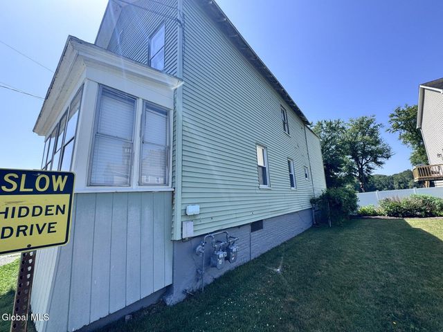 17 Mohawk Avenue, Waterford, NY 12188