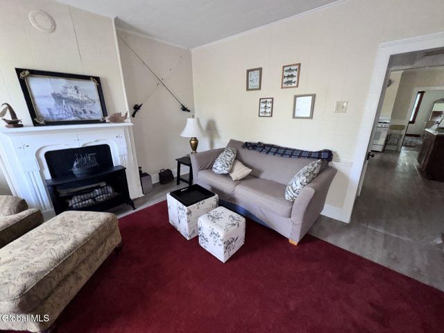 17 Mohawk Avenue, Waterford, NY 12188