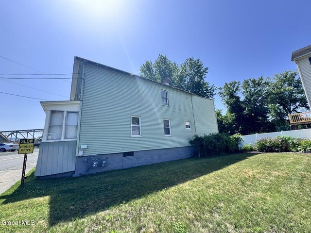 17 Mohawk Avenue, Waterford, NY 12188