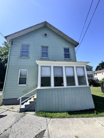 17 Mohawk Avenue, Waterford, NY 12188