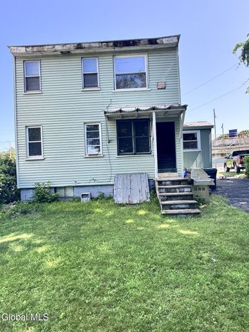 17 Mohawk Avenue, Waterford, NY 12188