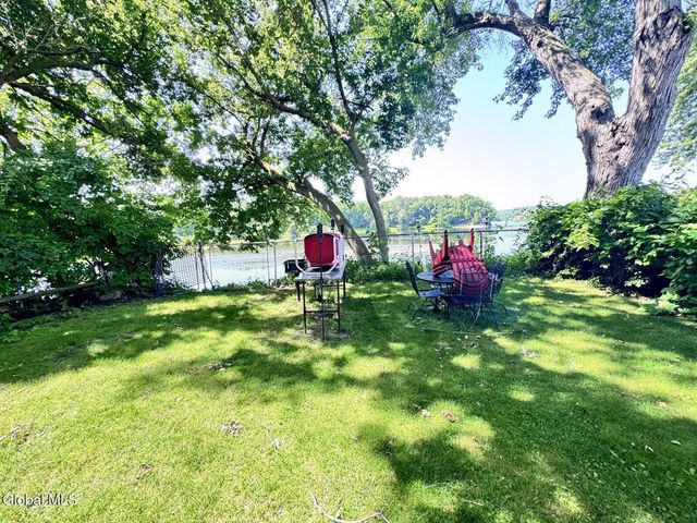 17 Mohawk Avenue, Waterford, NY 12188