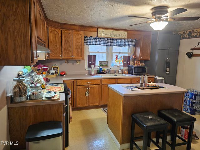 5507 Thackers Road, Norton, VA 24273