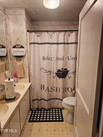 5507 Thackers Road, Norton, VA 24273