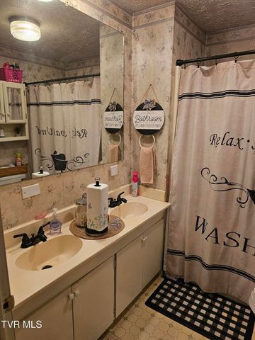 5507 Thackers Road, Norton, VA 24273