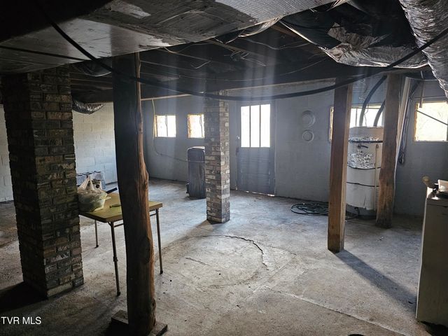 5507 Thackers Road, Norton, VA 24273