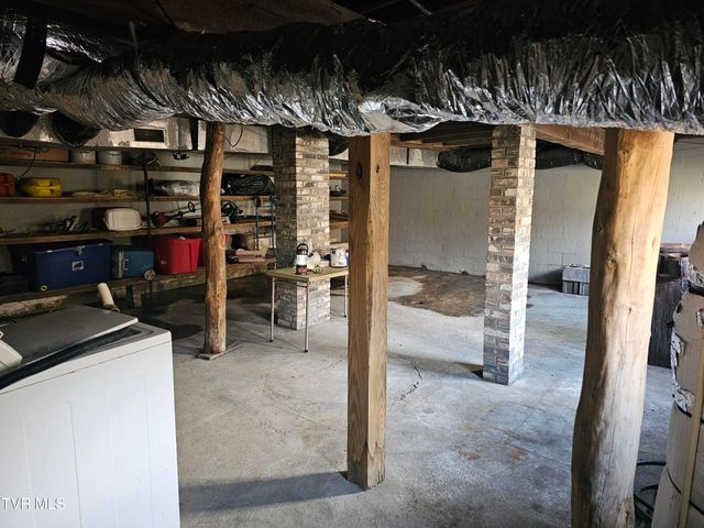 5507 Thackers Road, Norton, VA 24273