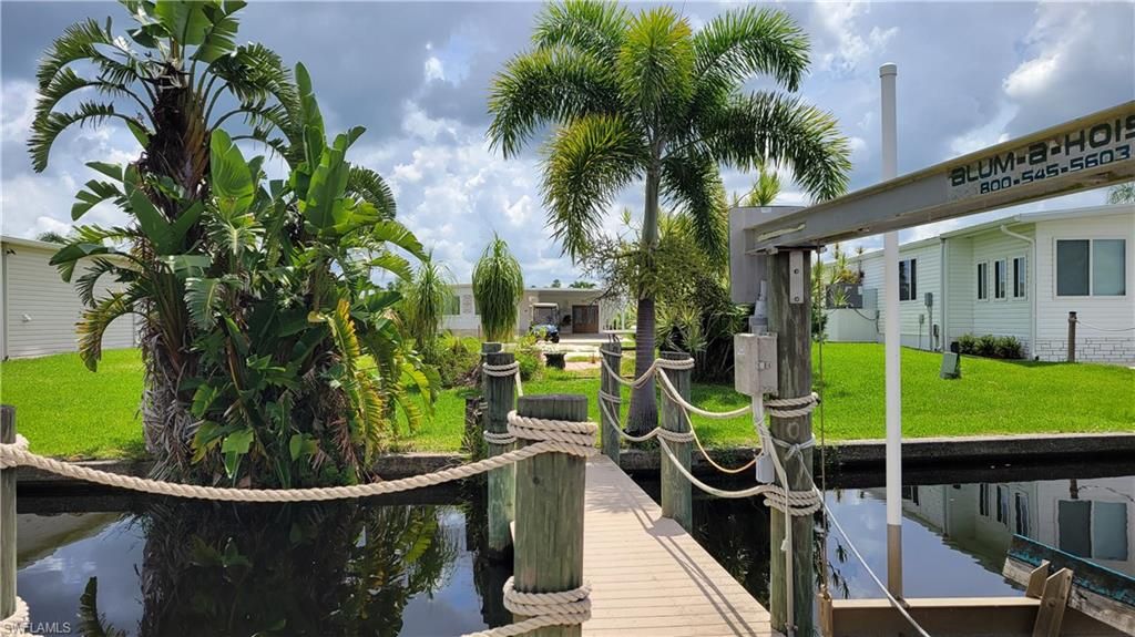306 Shoreland DR, FORT MYERS, FL 33905 — photo 4