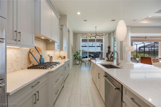 8778 Santo Domingo DR, Naples, FL 34112