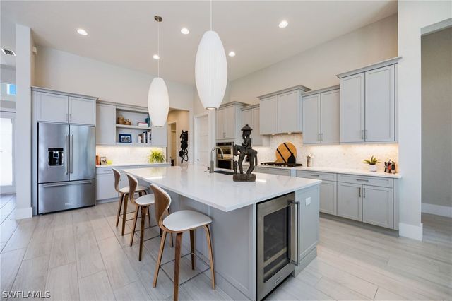 8778 Santo Domingo DR, Naples, FL 34112