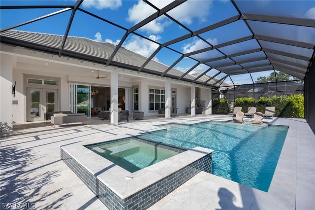 8778 Santo Domingo DR, Naples, FL 34112