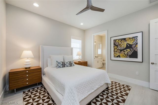 8778 Santo Domingo DR, Naples, FL 34112