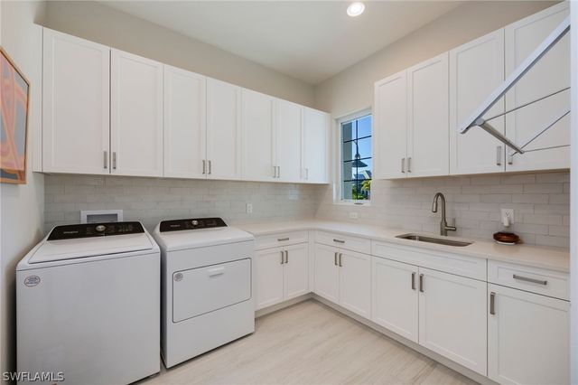 8778 Santo Domingo DR, Naples, FL 34112