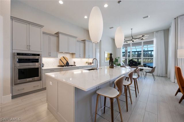 8778 Santo Domingo DR, Naples, FL 34112