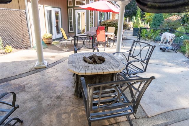 2854 Riverbanks Road, Grants Pass, OR 97527