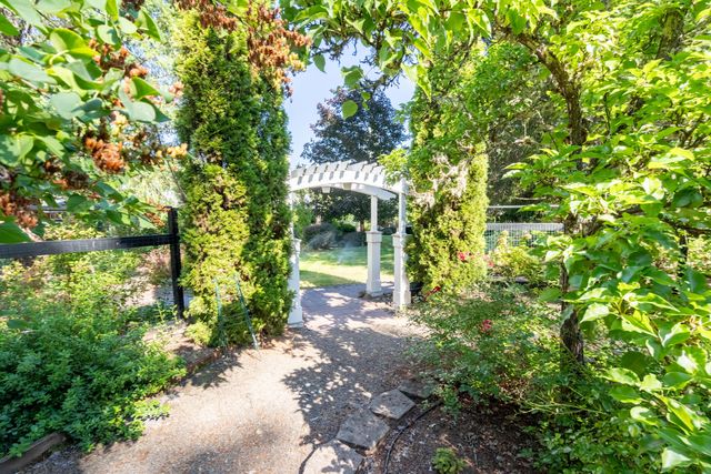 2854 Riverbanks Road, Grants Pass, OR 97527