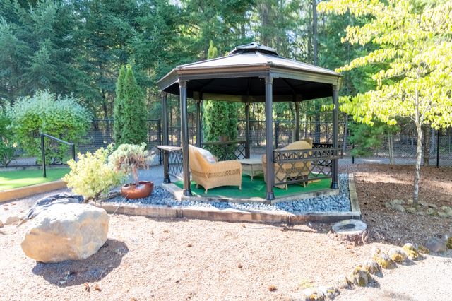 2854 Riverbanks Road, Grants Pass, OR 97527