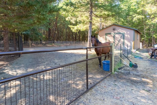 2854 Riverbanks Road, Grants Pass, OR 97527