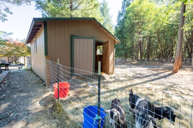 2854 Riverbanks Road, Grants Pass, OR 97527