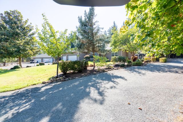 2854 Riverbanks Road, Grants Pass, OR 97527