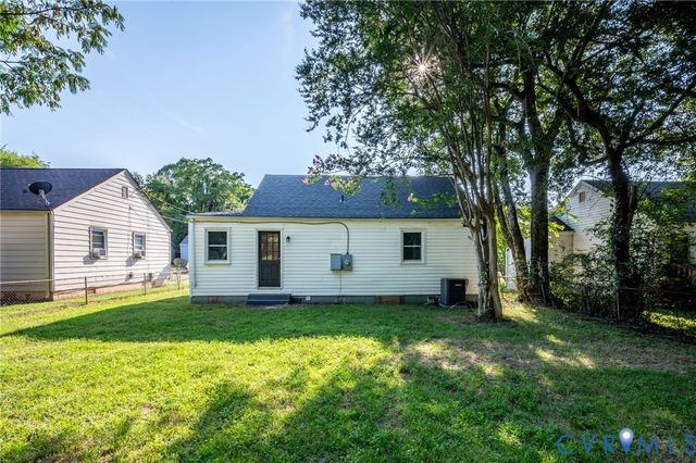 113 Seaboard St, Petersburg, VA 23803
