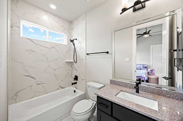 10206 Regatta Shore Drive, Missouri City, TX 77459