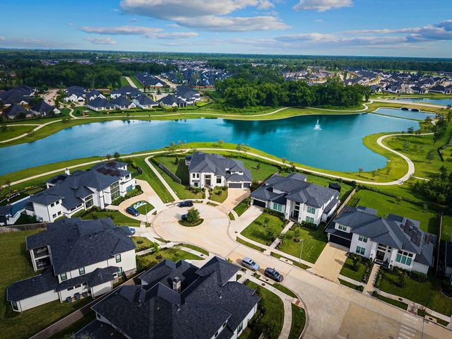 10206 Regatta Shore Drive, Missouri City, TX 77459
