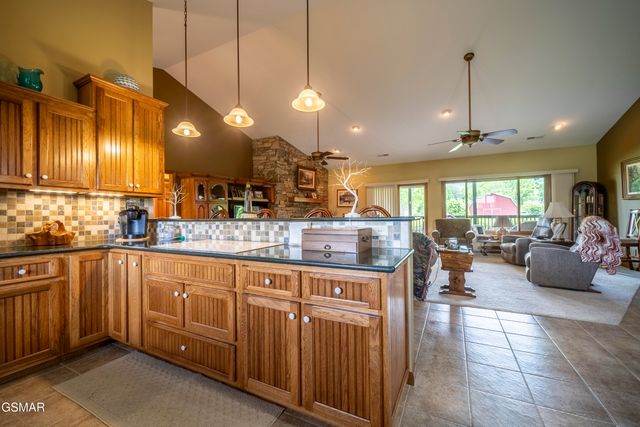 3938 Katy Hollar Road, Sevierville, TN 37862