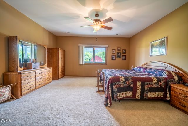 3938 Katy Hollar Road, Sevierville, TN 37862