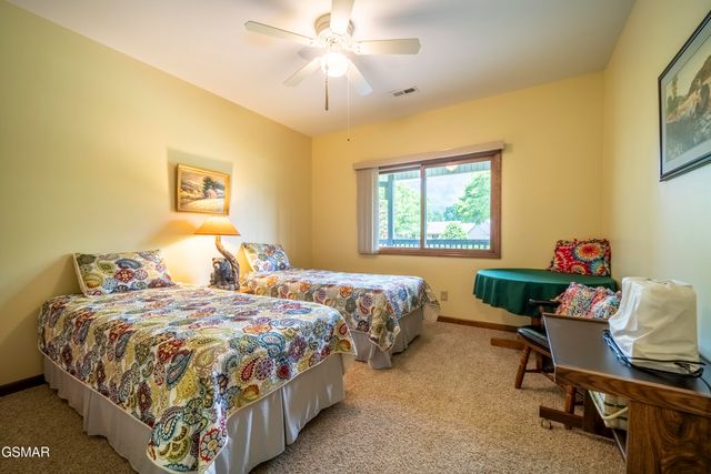 3938 Katy Hollar Road, Sevierville, TN 37862