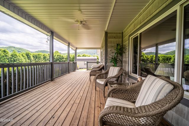 3938 Katy Hollar Road, Sevierville, TN 37862