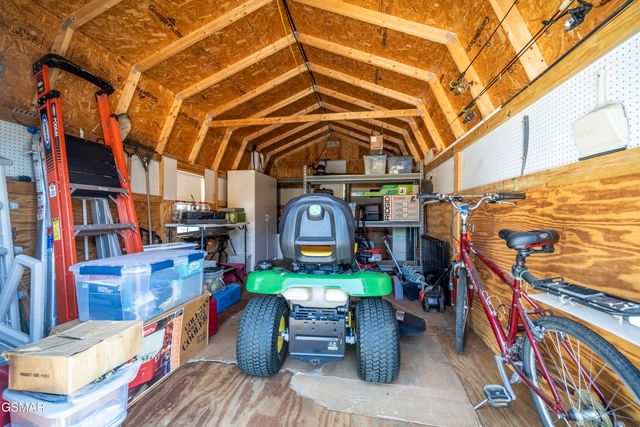 3938 Katy Hollar Road, Sevierville, TN 37862
