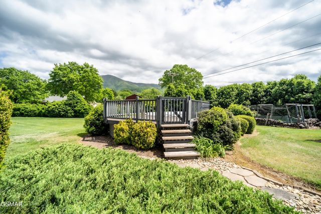 3938 Katy Hollar Road, Sevierville, TN 37862