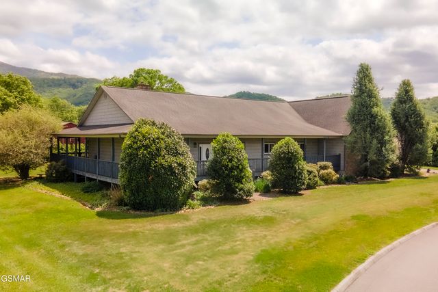 3938 Katy Hollar Road, Sevierville, TN 37862