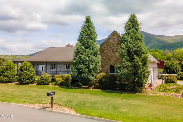 3938 Katy Hollar Road, Sevierville, TN 37862