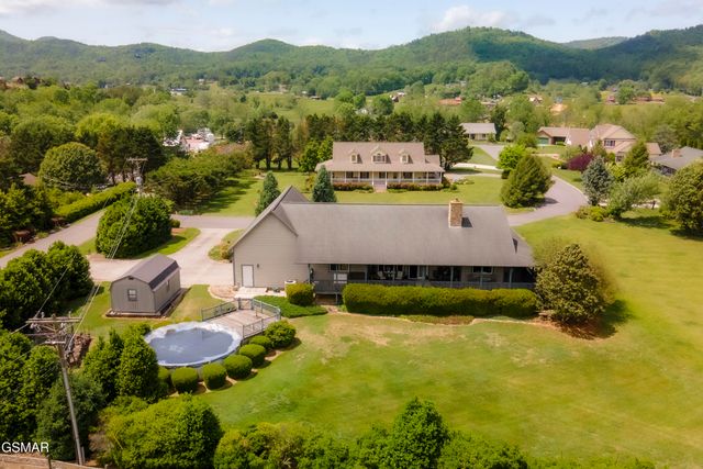 3938 Katy Hollar Road, Sevierville, TN 37862