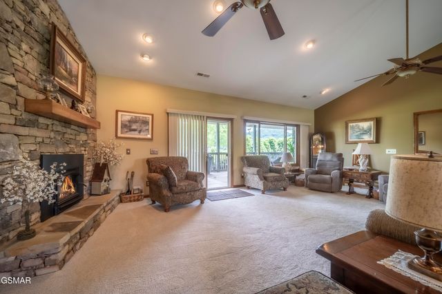 3938 Katy Hollar Road, Sevierville, TN 37862