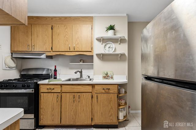 582 Garden Avenue, Woodbridge Proper, NJ 07095