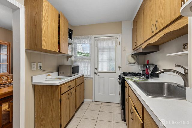 582 Garden Avenue, Woodbridge Proper, NJ 07095