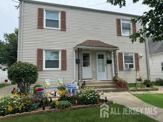 582 Garden Avenue, Woodbridge Proper, NJ 07095