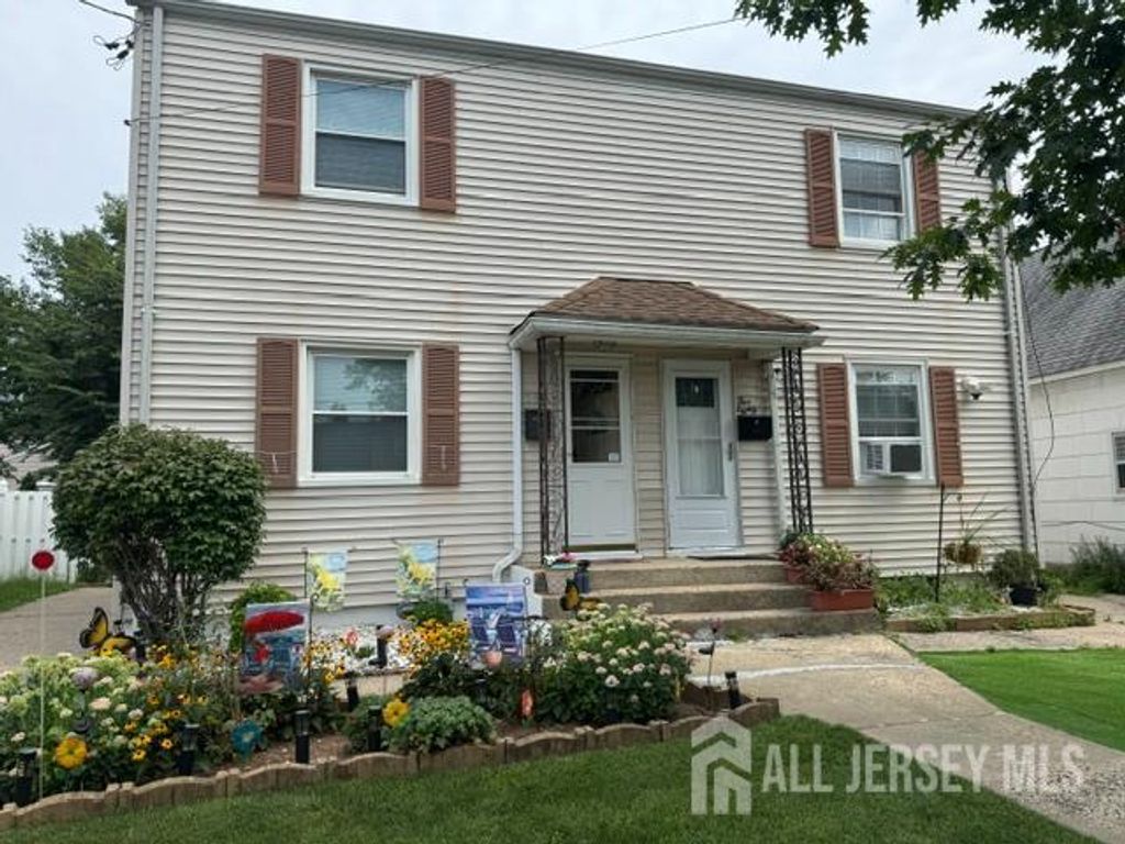 582 Garden Avenue, Woodbridge Proper, NJ 07095