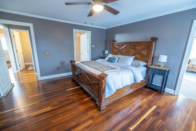 7 E 203 Road, Belton, MO 64012