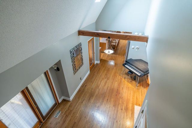 7 E 203 Road, Belton, MO 64012