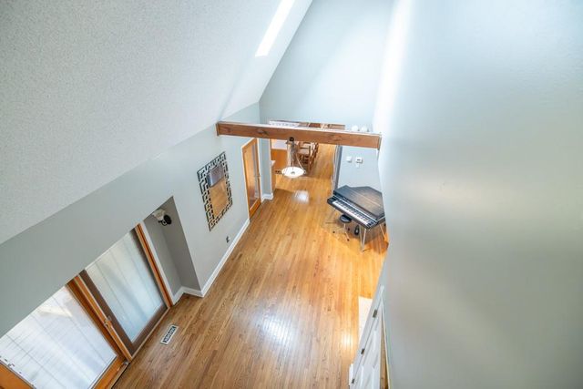 7 E 203 Road, Belton, MO 64012