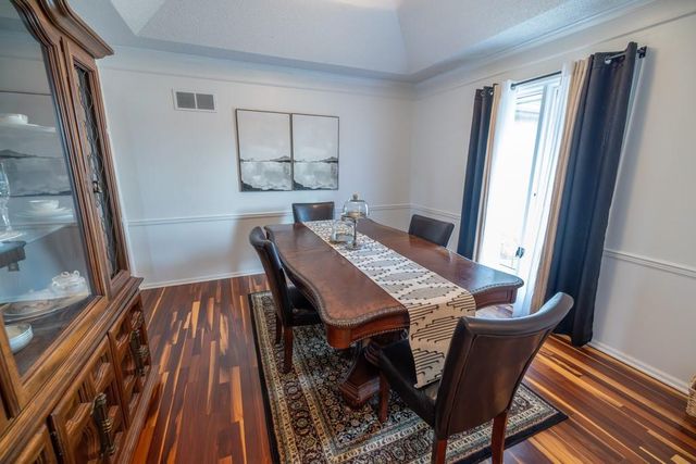 7 E 203 Road, Belton, MO 64012