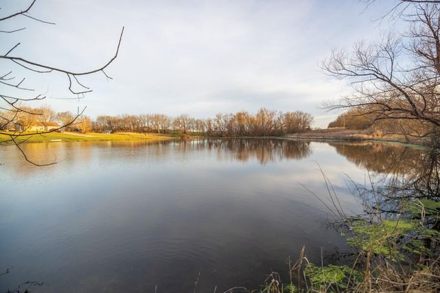 7 E 203 Road, Belton, MO 64012