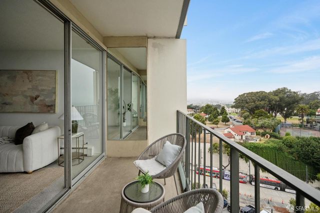 1050 North Point Street 906, San Francisco, CA 94109