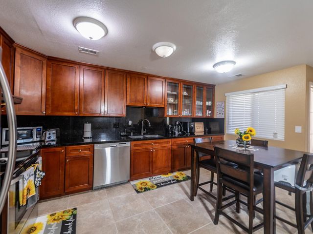 2286 Piccardo Cir, Stockton, CA 95207