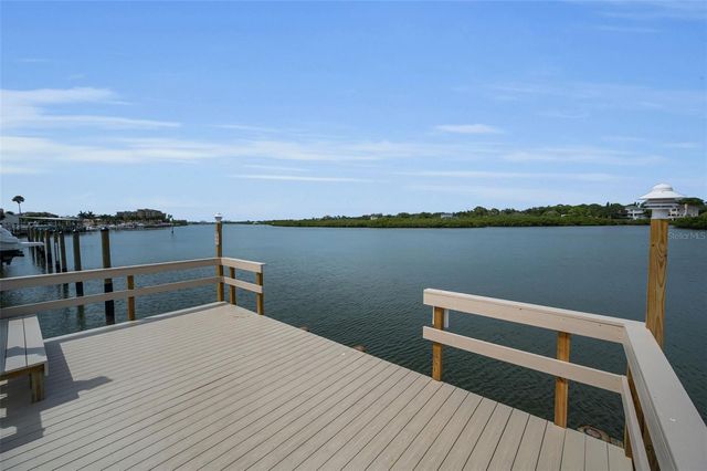 19111 VISTA BAY DRIVE 304, Indian Shores, FL 33785